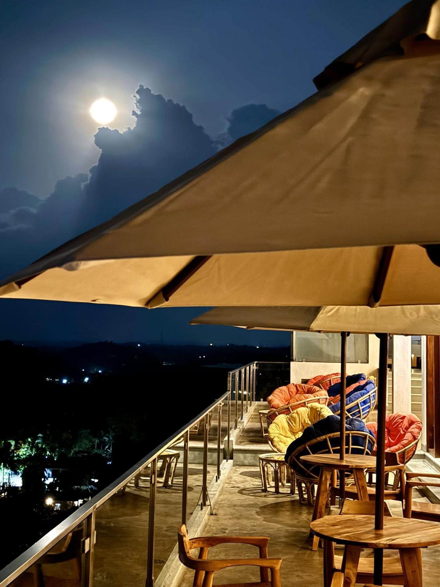 Coastline Mirissa Boutique Hotel And Spa Exterior foto
